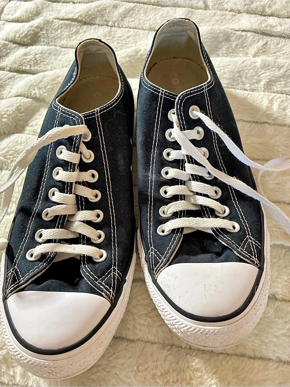 Converse Chuck Taylor All Star Canvas Low Top Black &White US 8.5 mens Sneakers